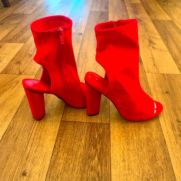 Red ankle boots - Picture 3 of 5